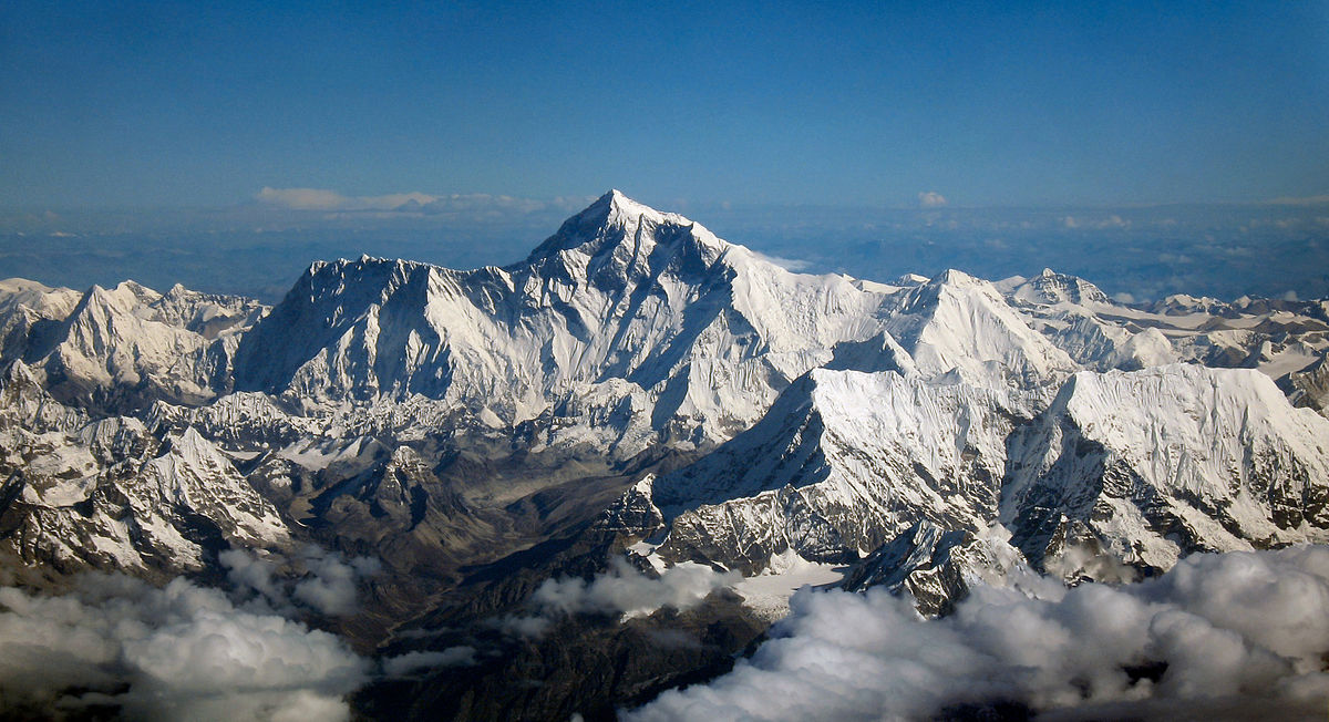 1200px-Mount_Everest_as_seen_from_Drukair2_PLW_edit.jpg